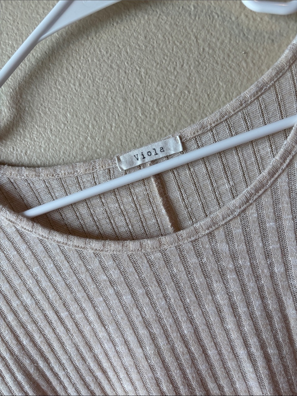 ✨Taupe Ribbed Flowy Tee✨ - Picture 2 of 4